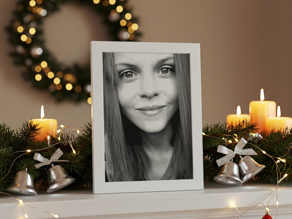 Pip-Christmas-Frame-BW